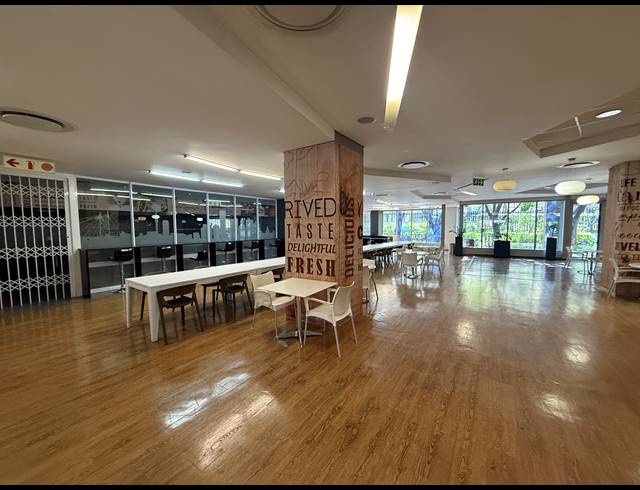 1,230M² OFFICE TO LET IN PARKTOWN